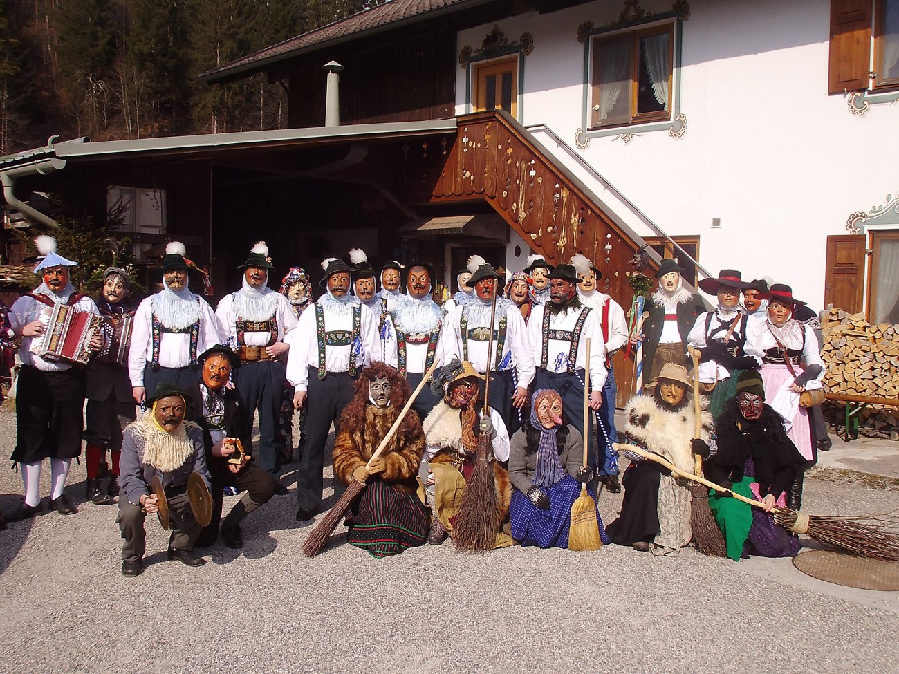 Schellenrührer Gruppenbild, © Tourist Information Grainau