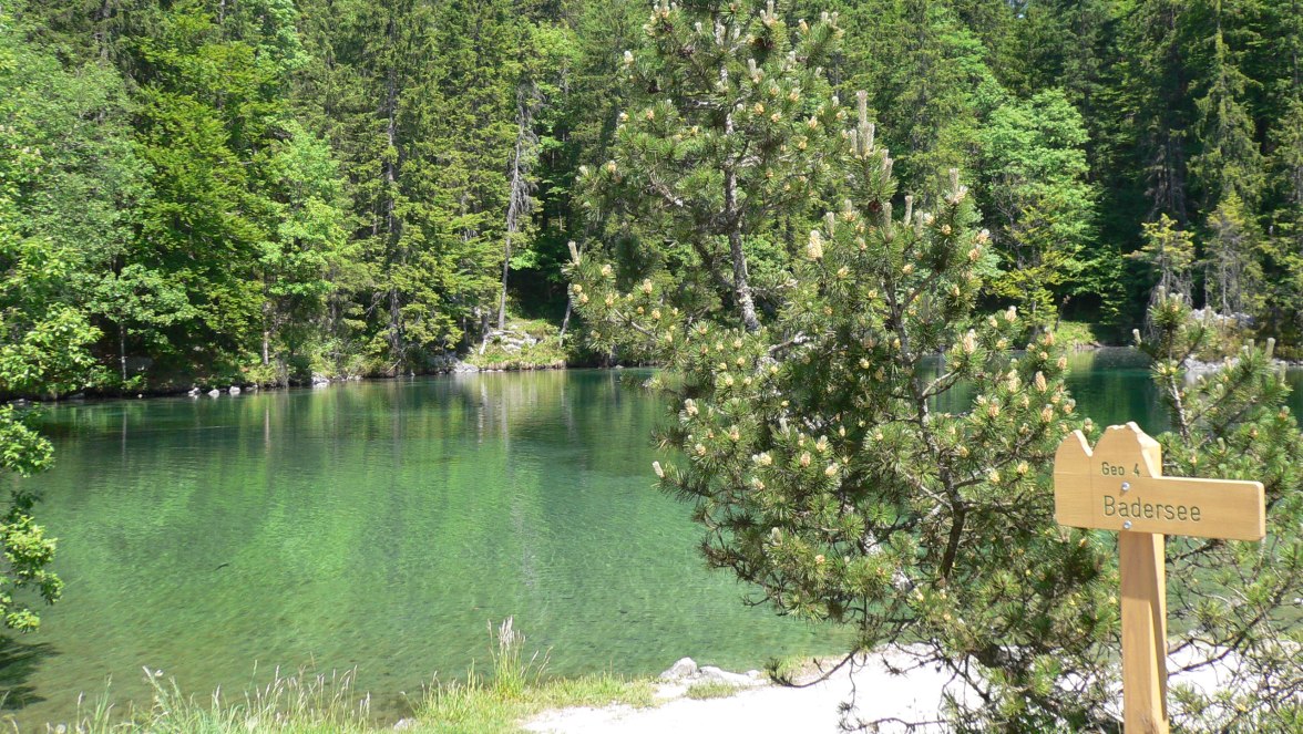 Badersee mit Blick auf Insel, © Touristinformation Grainau