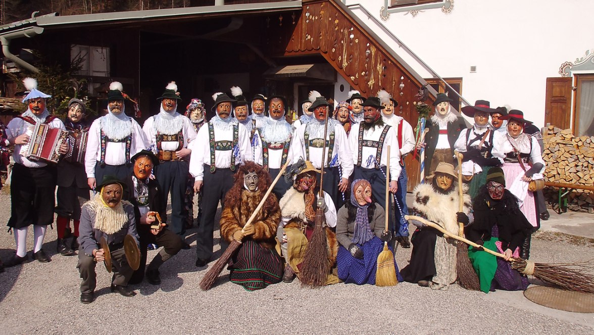 Schellenrührer mit Hexen, © Touristinformation Grainau