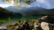 Lake Eibsee with view to the hotel and rental boat, © Touristinformation Grainau - Foto Ehn