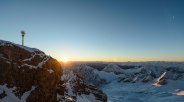 Zugspitzgipfel bei Sonnenaufgang, © Tourist Information Grainau –W.Ehn