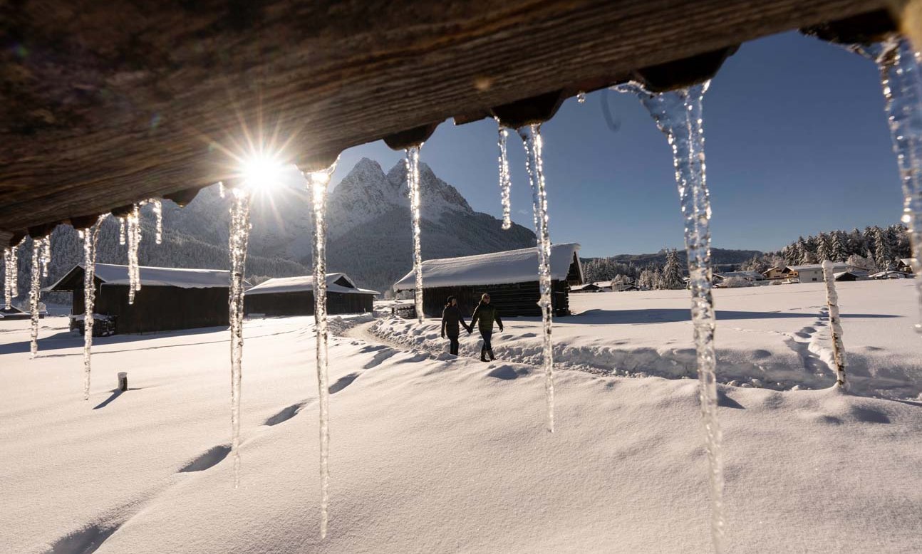 Stadel mit Eiszapfen, © Zugspitzdorf Grainau - Ehn