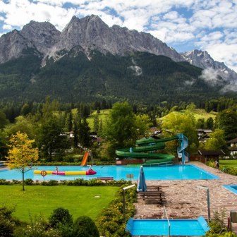 Swimming pool Zugspitzbad Grainau, © Touristinformation Grainau - Foto Mönch