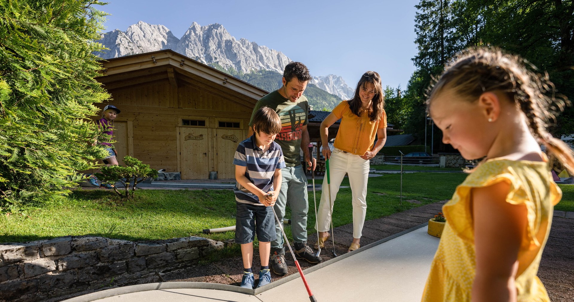 Minigolf in Grainau, © Tourist-Information Grainau - Foto Mönch