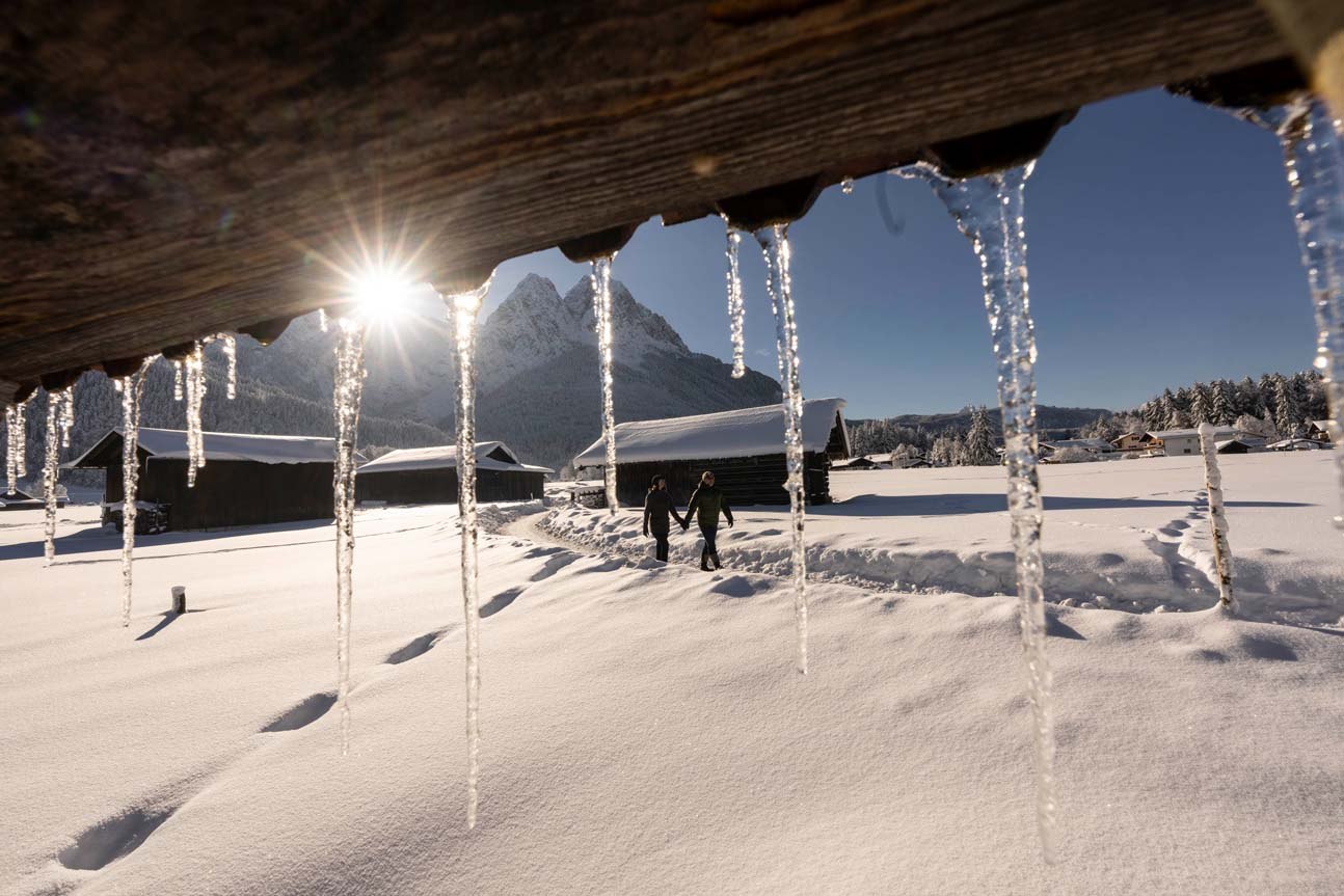 Stadel mit Eiszapfen, © Zugspitzdorf Grainau - Ehn