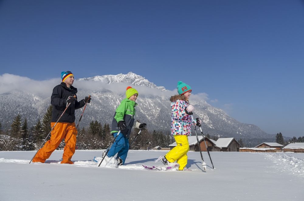 Schneeschuhwandern©Tourist Information Grainau –C Bäck (2).jpg, © Christian Bäck