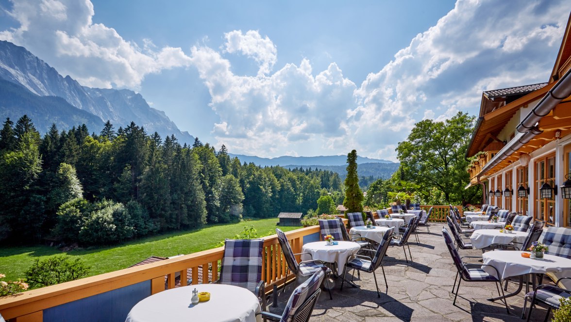 Aussichtsterrasse im Hotel Waxenstein, © Romantikhotel Waxenstein - Gilsdorf